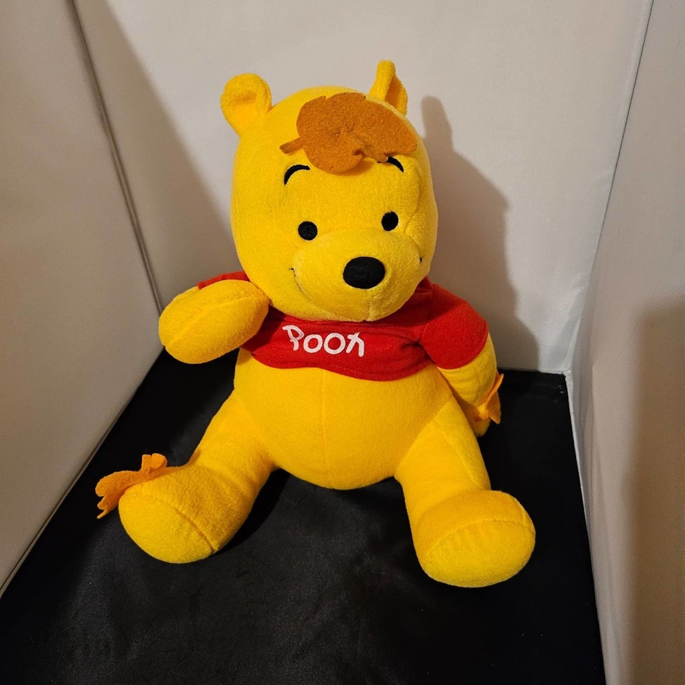WENNIE THE POOH DISNEY With Leaves A